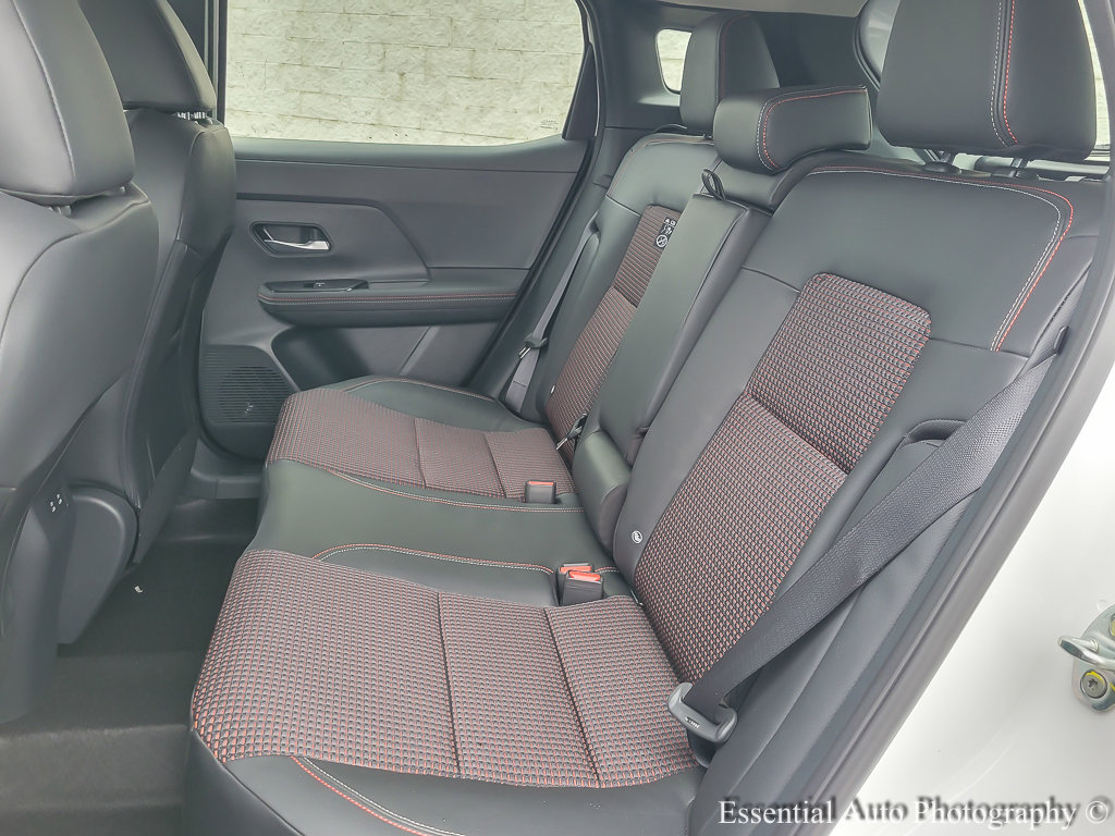 2025 Nissan Kicks SR photo 7