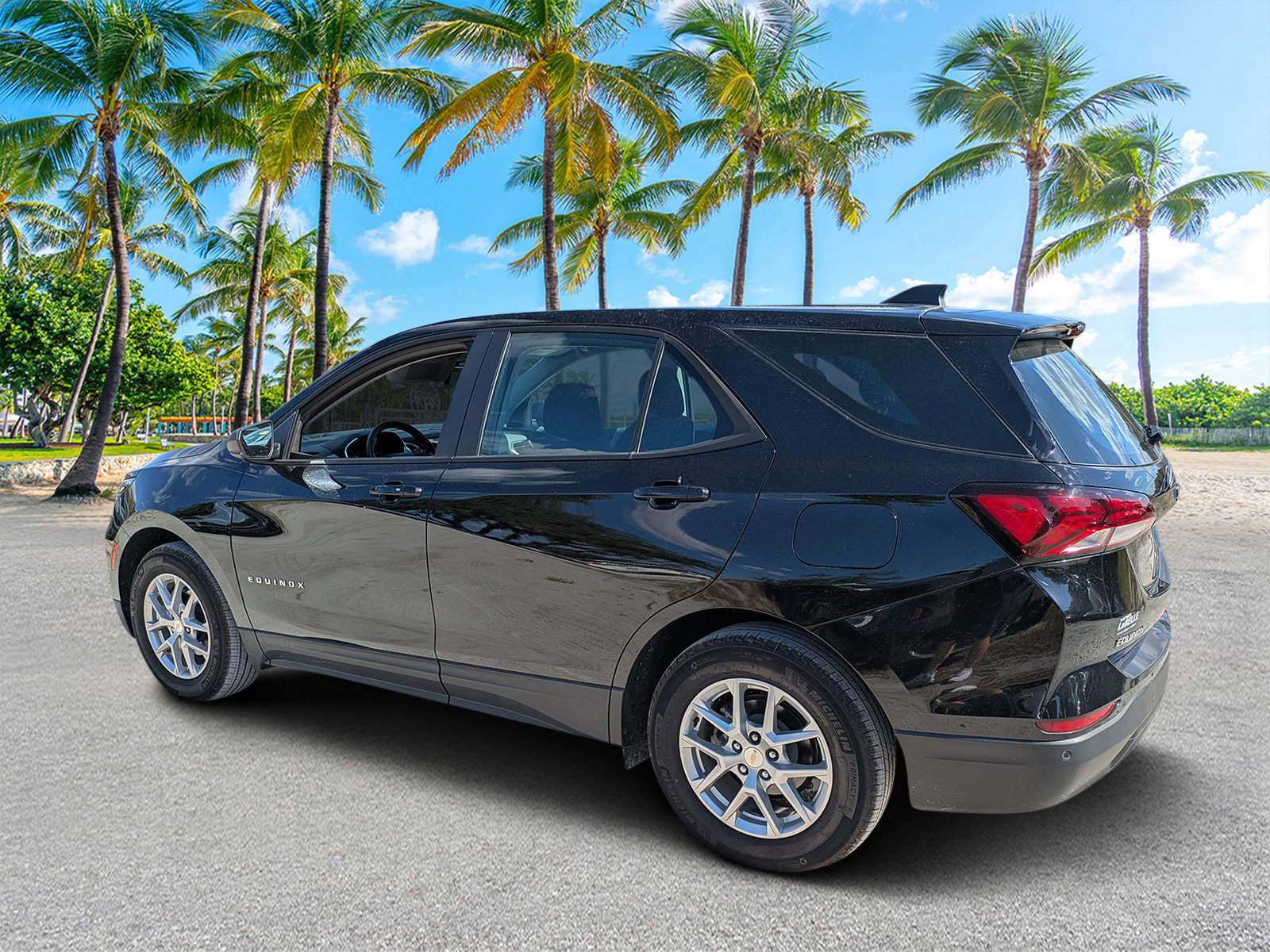 2024 Chevrolet Equinox LS photo 3