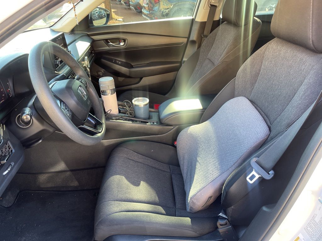 2023 Honda Accord LX photo 14