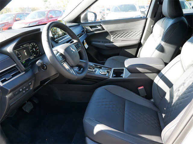 2025 Mitsubishi Outlander PHEV SEL Black Edition photo 3