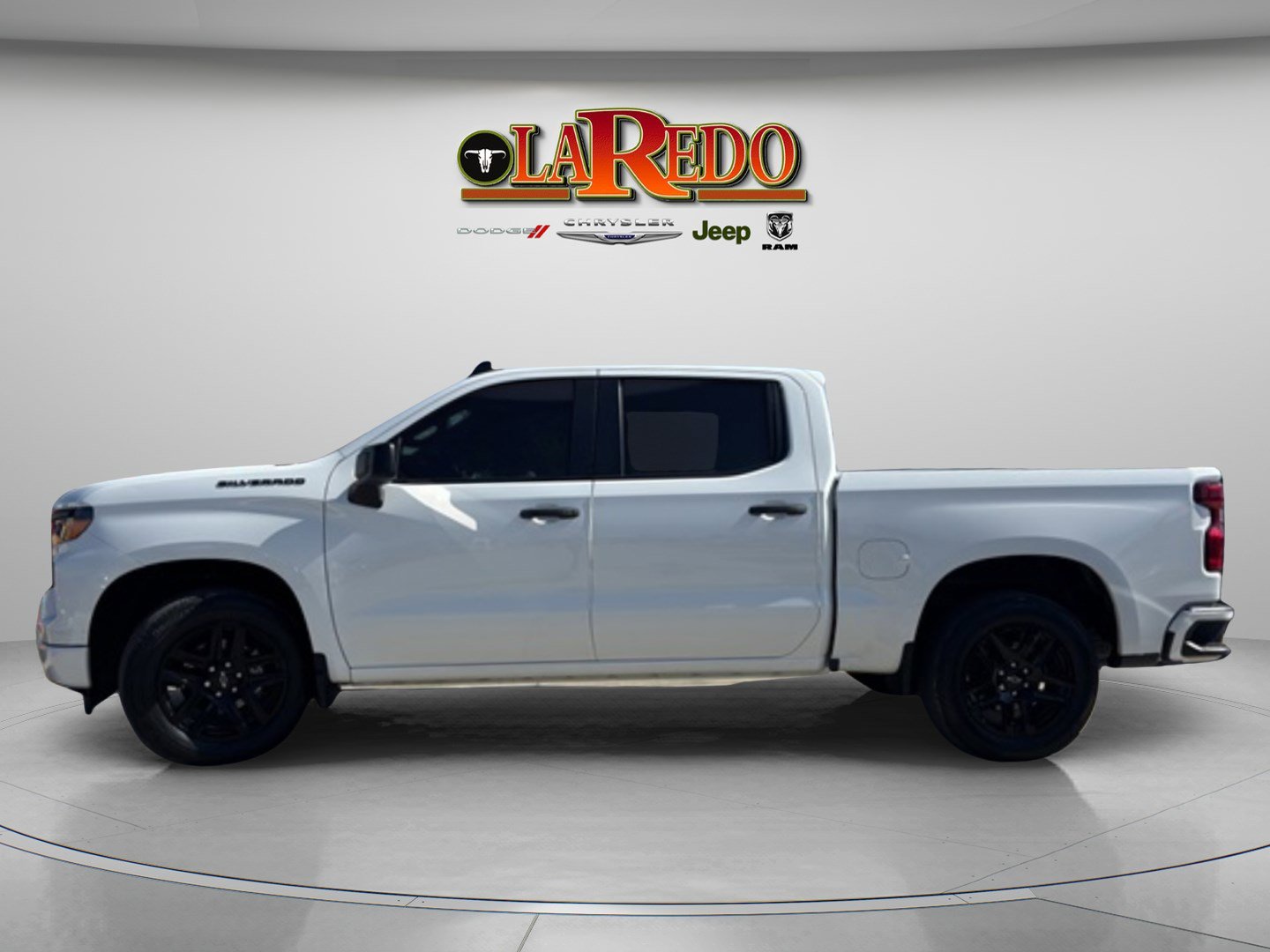 2023 Chevrolet Silverado 1500 Custom photo 4