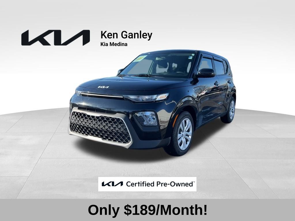 2022 Kia Soul LX's photo