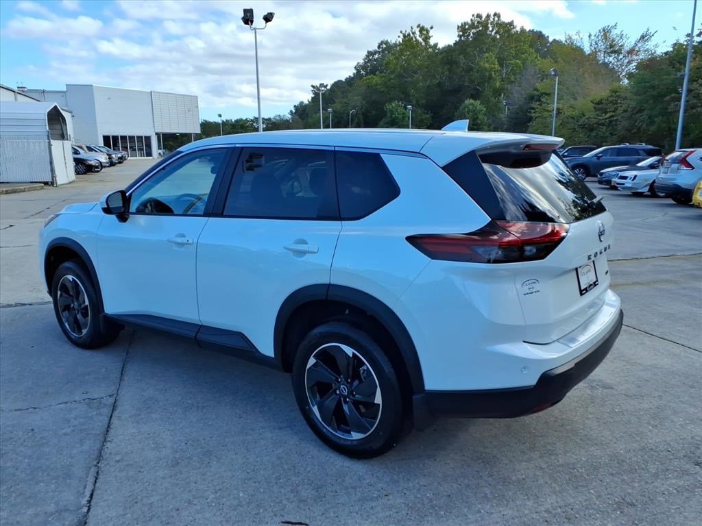 2026 Nissan Rogue SV photo 4