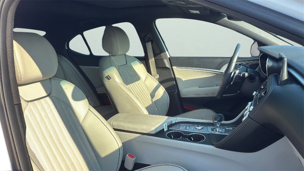 2022 Genesis G70 2.0T photo 17