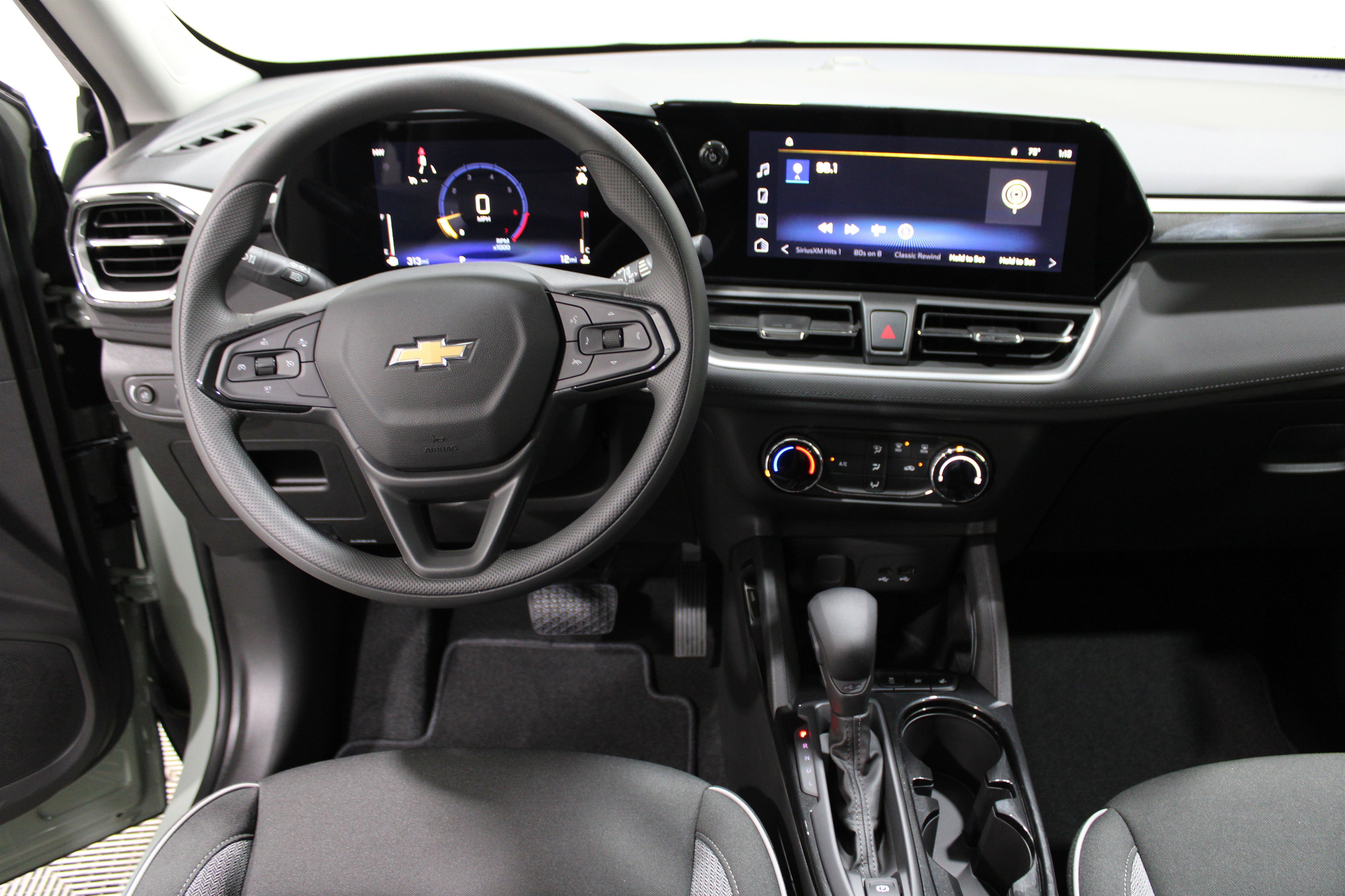 2026 Chevrolet Trailblazer LS photo 2