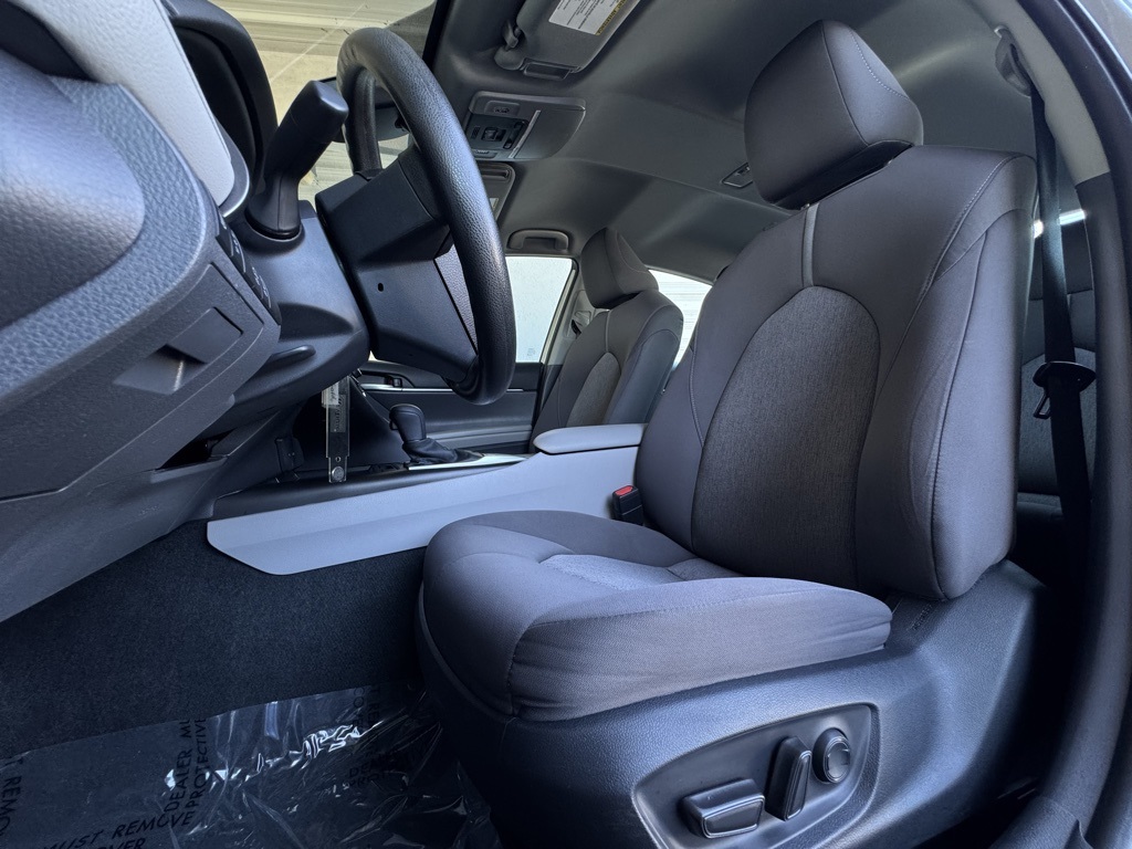 2023 Toyota Camry LE photo 9