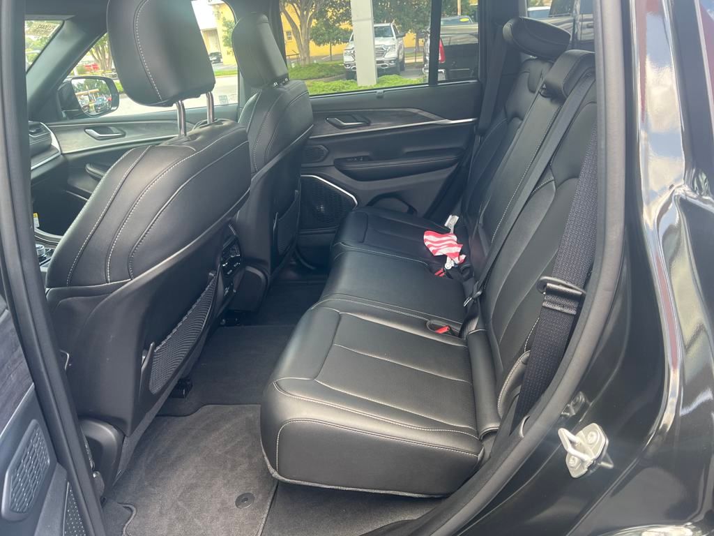 2024 Jeep Cherokee Limited 4xe photo 2
