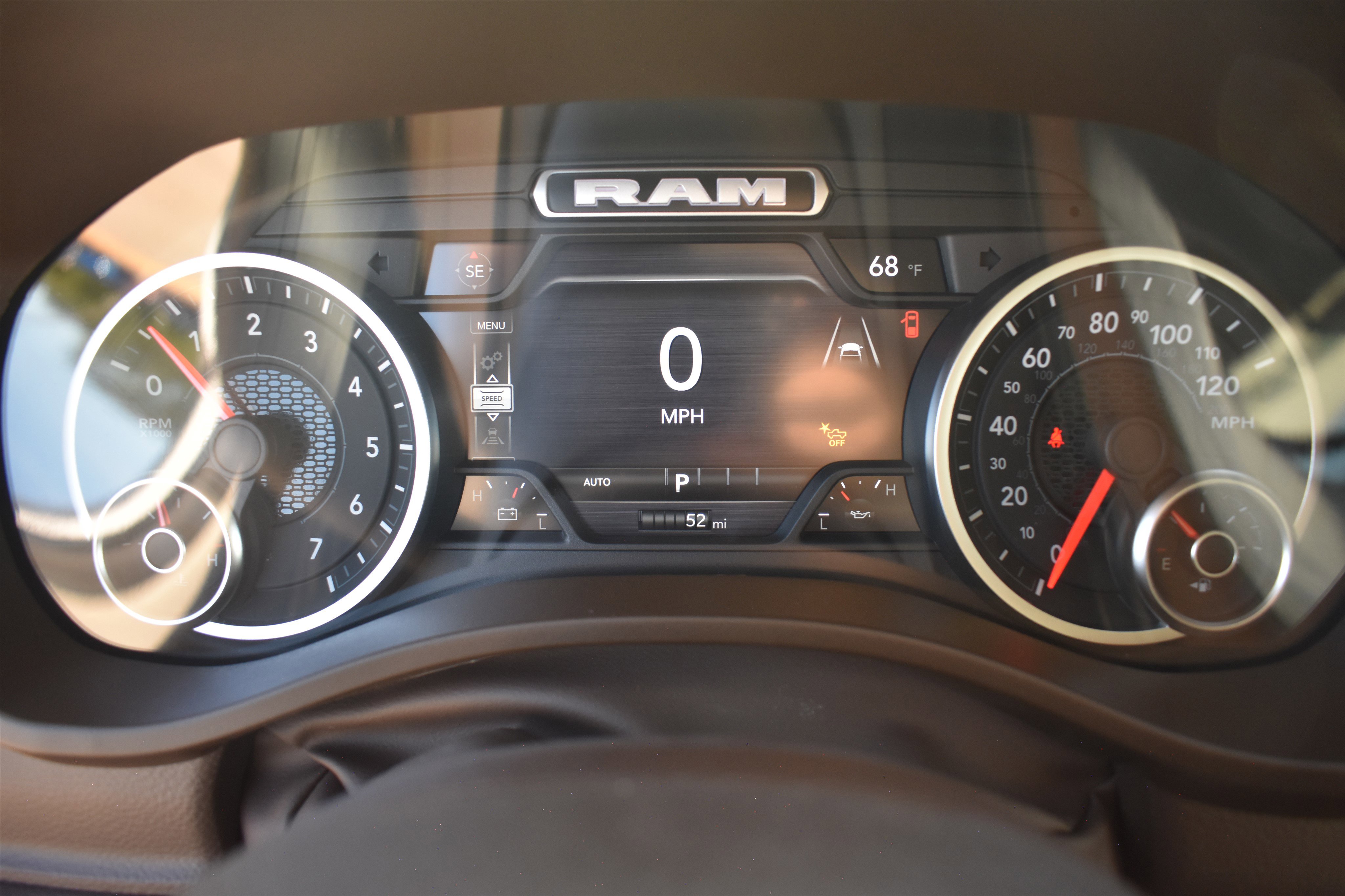 2026 Ram 1500 Laramie photo 16