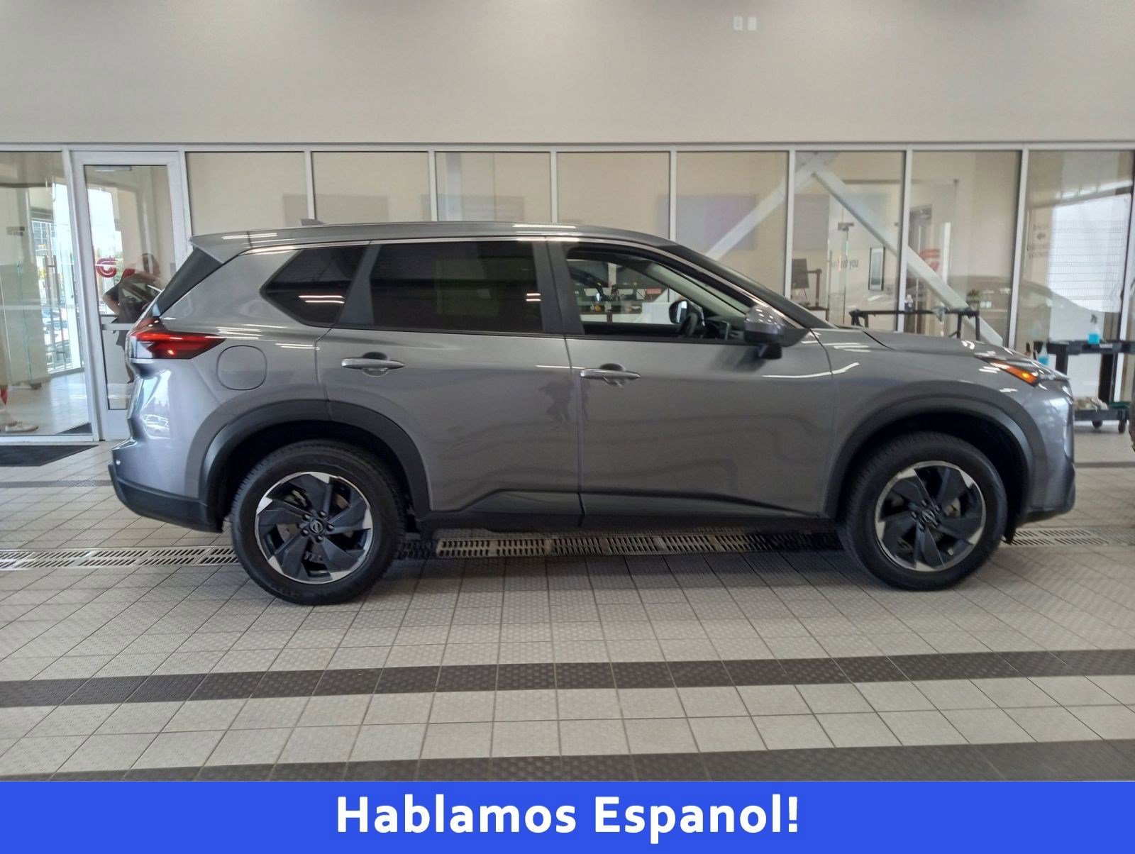 2024 Nissan Rogue SV photo 2