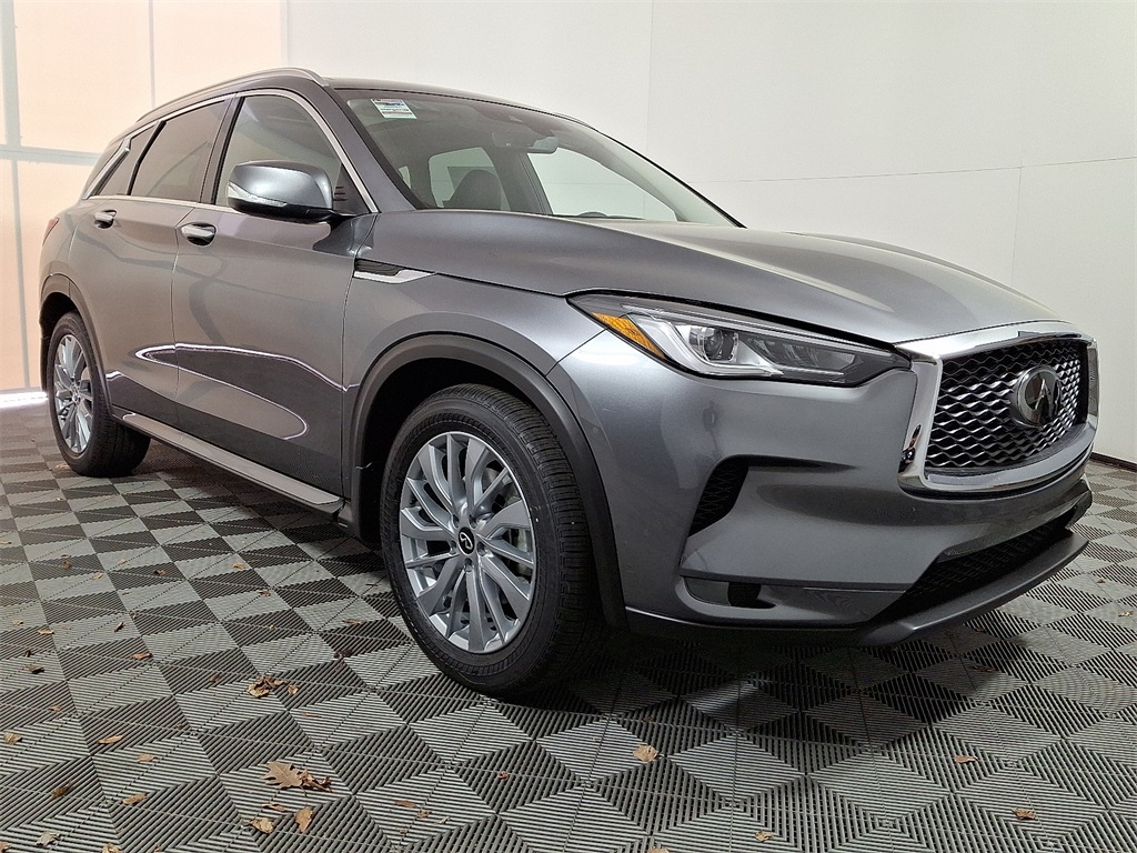 2025 Infiniti QX50 Luxe AWD photo 3