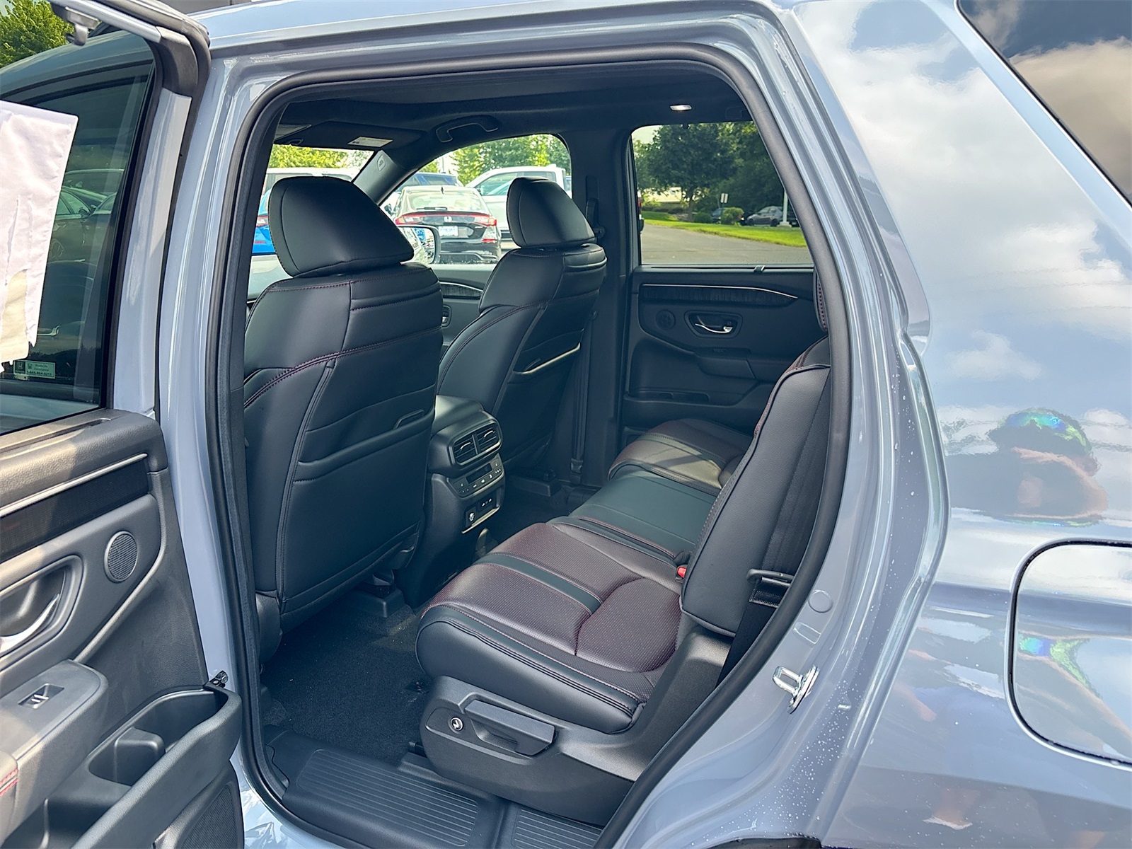 2025 Honda Pilot Black Edition photo 2