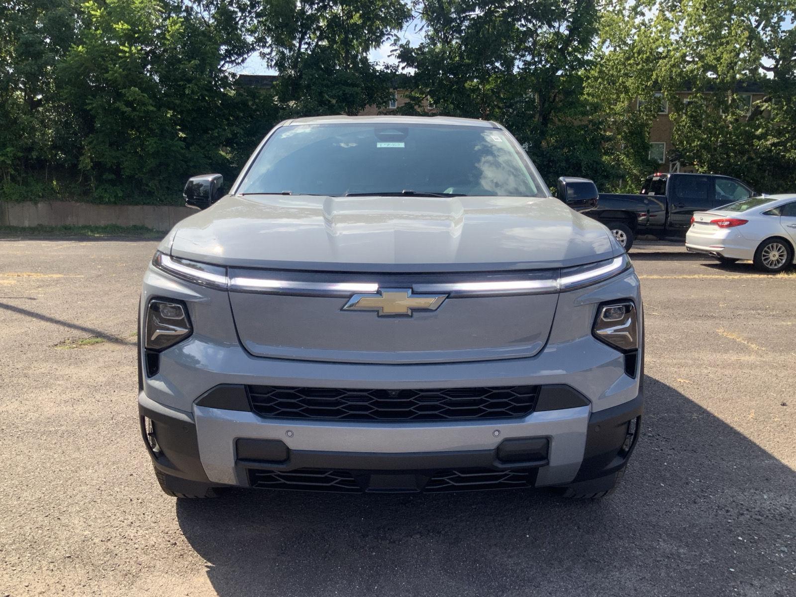 2026 Chevrolet Silverado EV LT photo 2