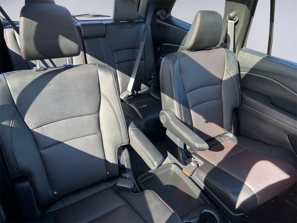 2022 Honda Pilot Black Edition photo 18