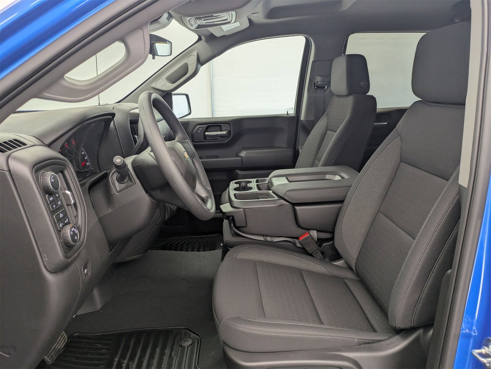 2025 Chevrolet Silverado 1500 Custom photo 18