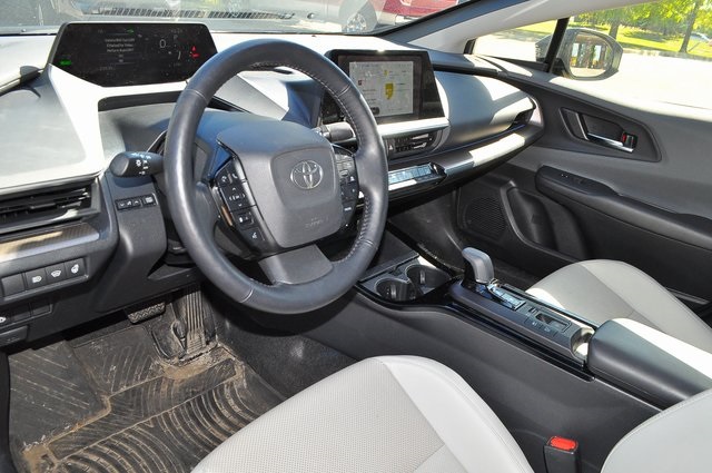 2023 Toyota Prius XLE photo 9