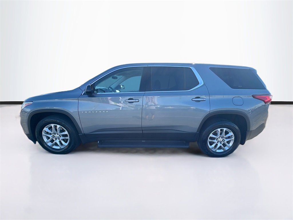 2021 Chevrolet Traverse LS photo 4