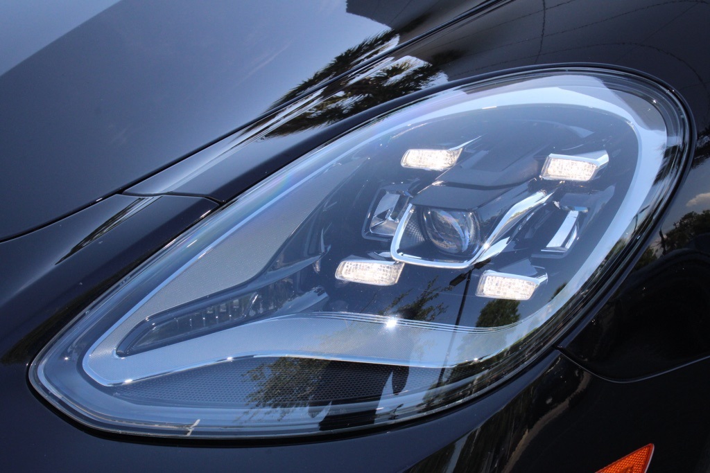 2023 Porsche Panamera E-Hybrid photo 11