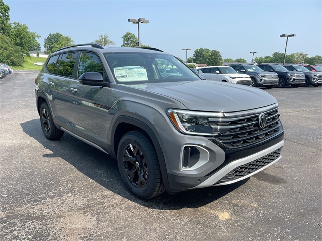2025 Volkswagen Atlas Peak Edition SE photo 25