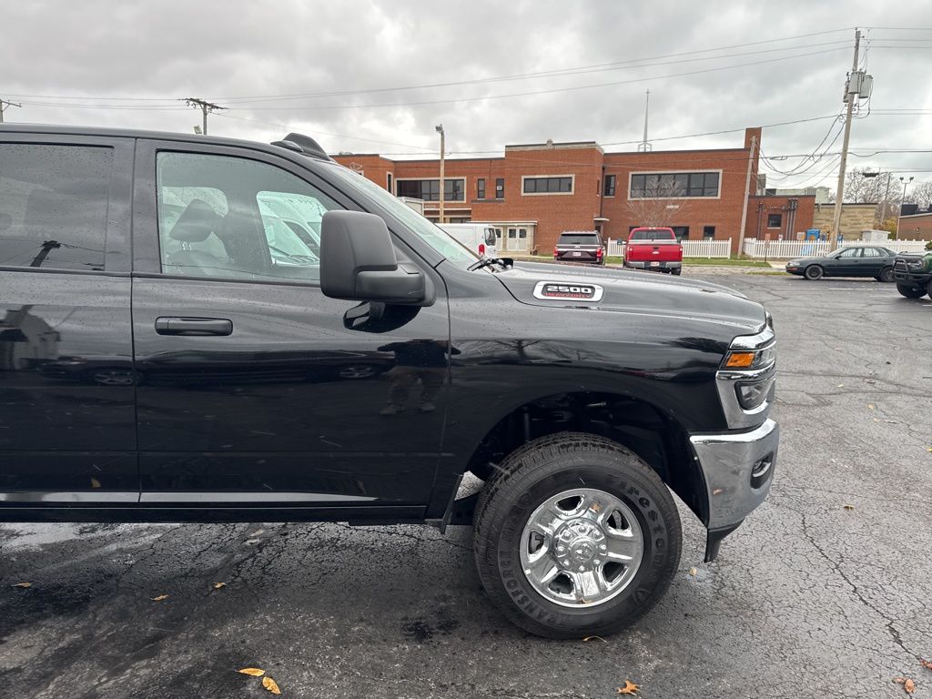 2025 Ram 2500 Tradesman photo 2