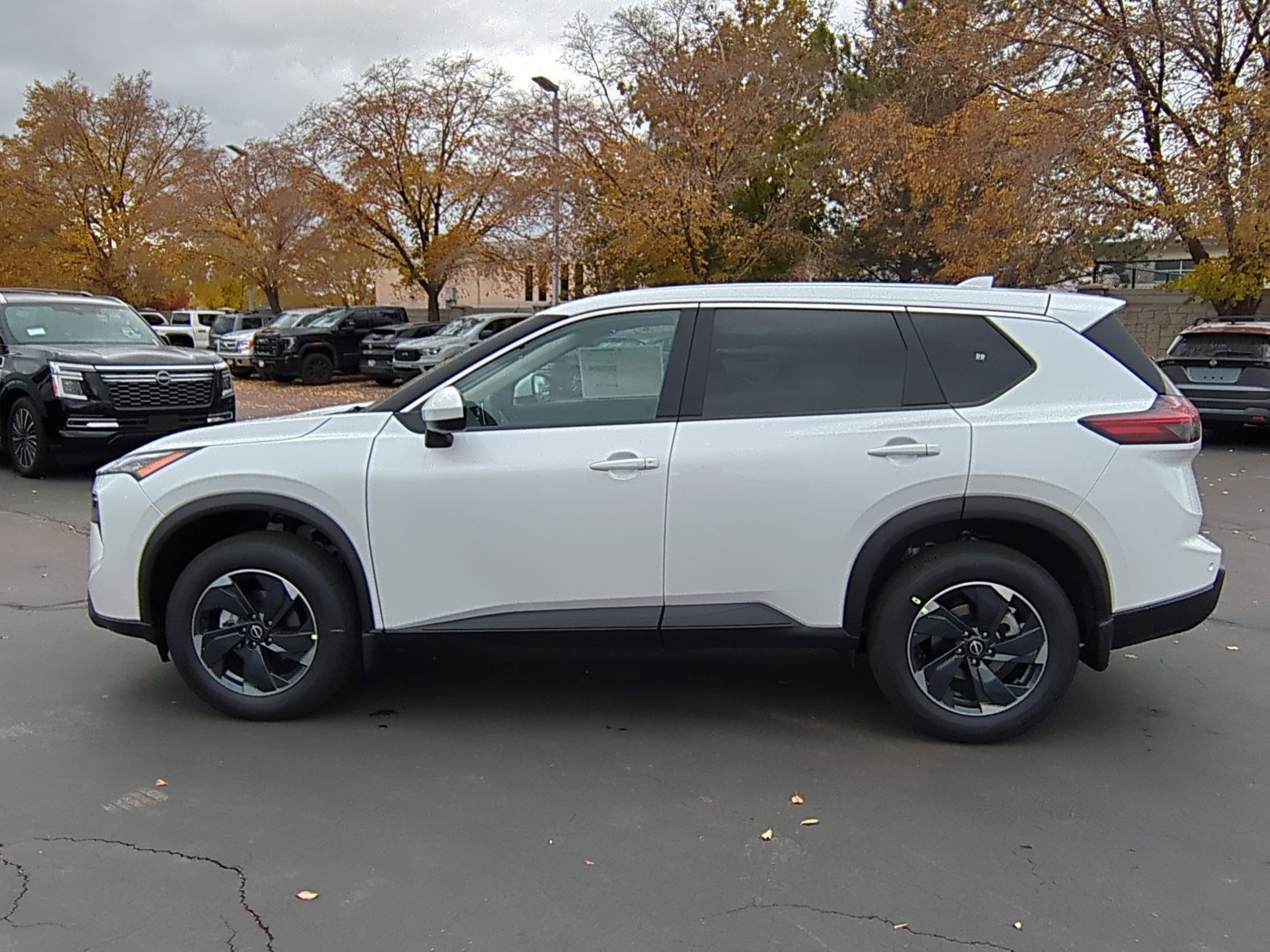 2026 Nissan Rogue SV photo 4