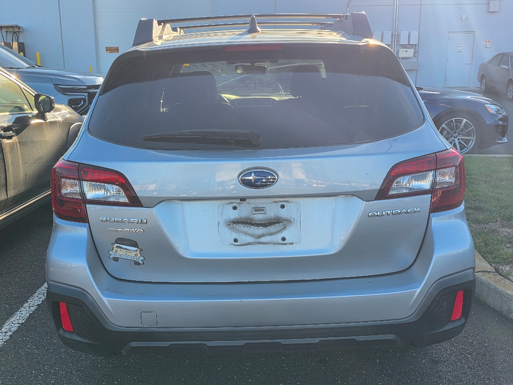2018 Subaru Outback 2.5i photo 2