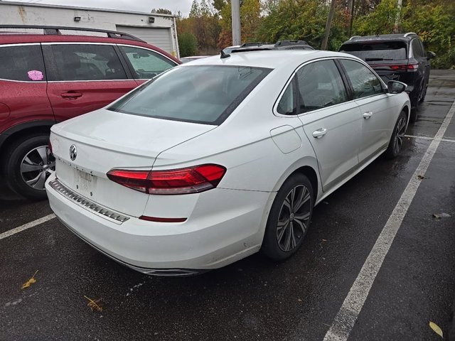 2022 Volkswagen Passat 2.0T SE photo 4