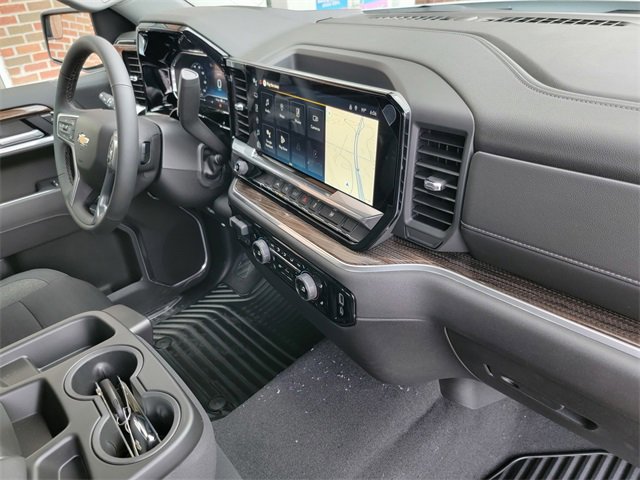 2025 Chevrolet Silverado 1500 LT photo 15