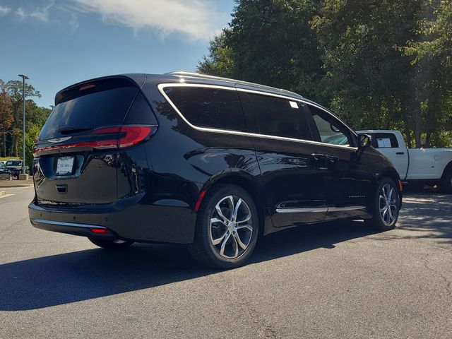 2026 Chrysler Pacifica Pinnacle photo 2