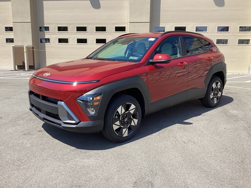 2025 Hyundai Kona SEL photo 2