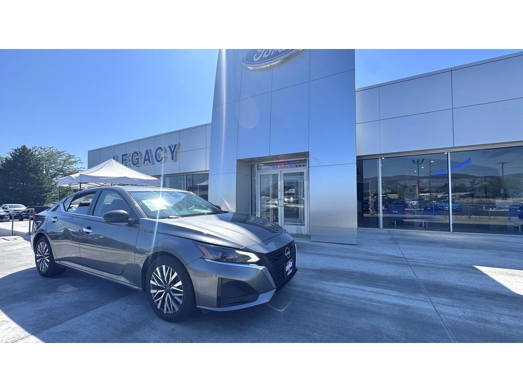 2024 Nissan Altima SV