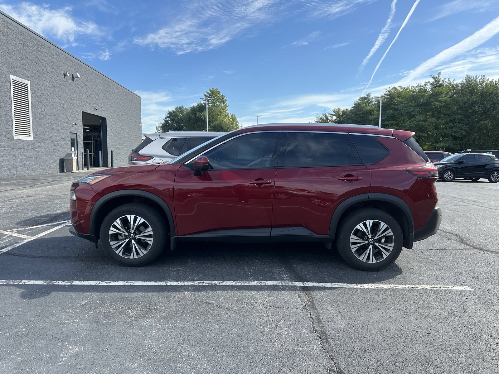 2021 Nissan Rogue SV photo 2