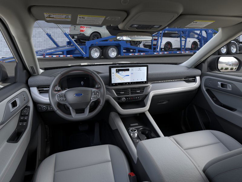 2025 Ford Explorer photo 4
