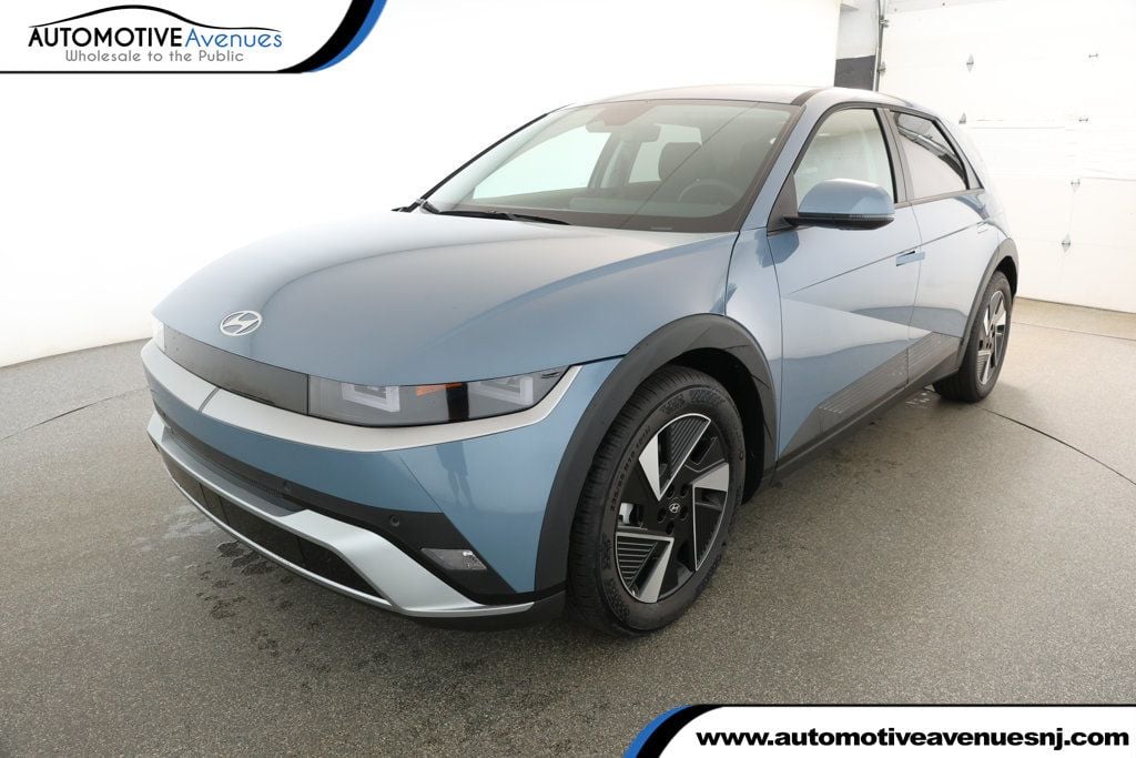 2025 Hyundai IONIQ 5 SE's photo