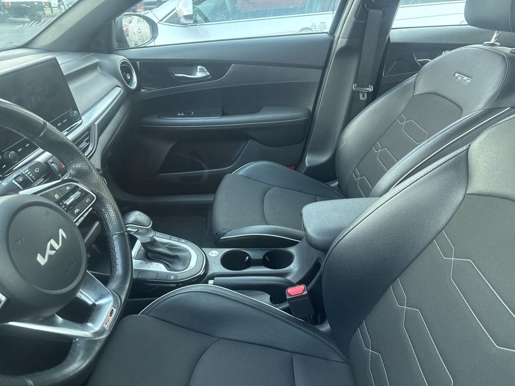 2023 Kia Forte GT-Line photo 3