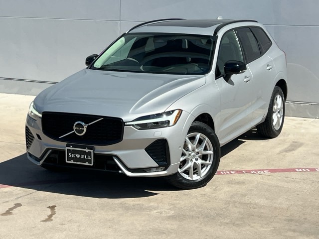 2023 Volvo XC60 Plus Dark Theme