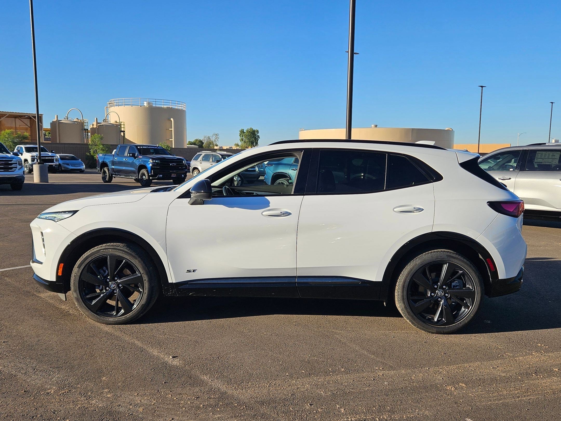 2025 Buick Envision Sport Touring photo 2