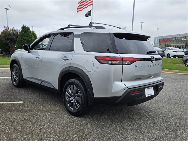 2025 Nissan Pathfinder SV photo 8