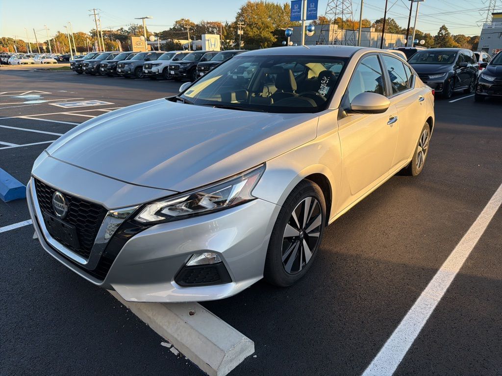 2022 Nissan Altima 2.5 SV photo 2