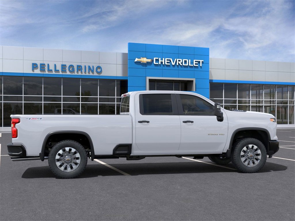 2025 Chevrolet Silverado 2500HD Custom photo 5