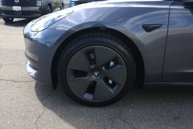 2023 Tesla Model 3 Long Range photo 10