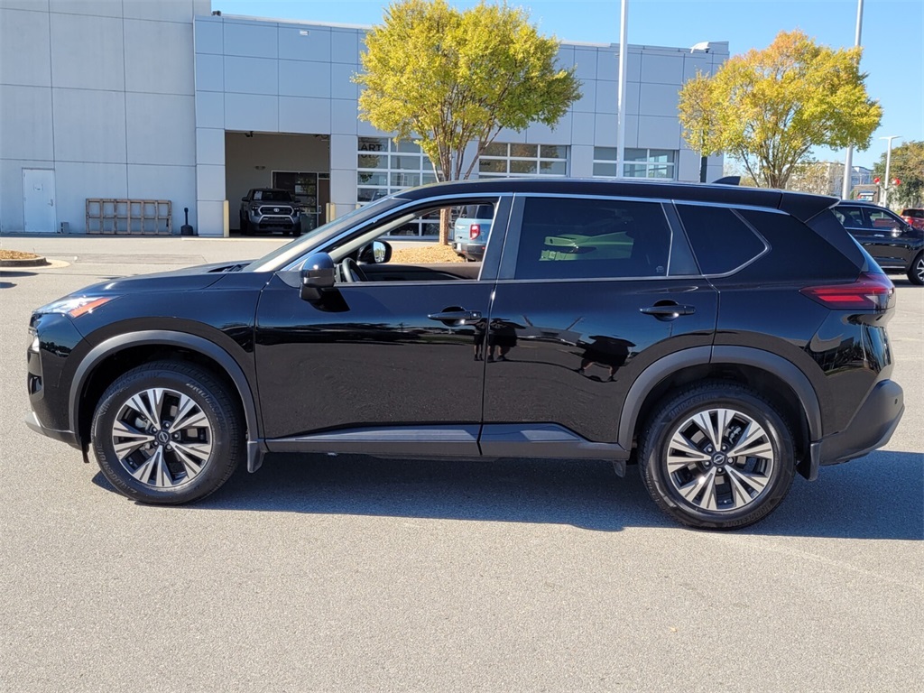 2023 Nissan Rogue SV photo 4