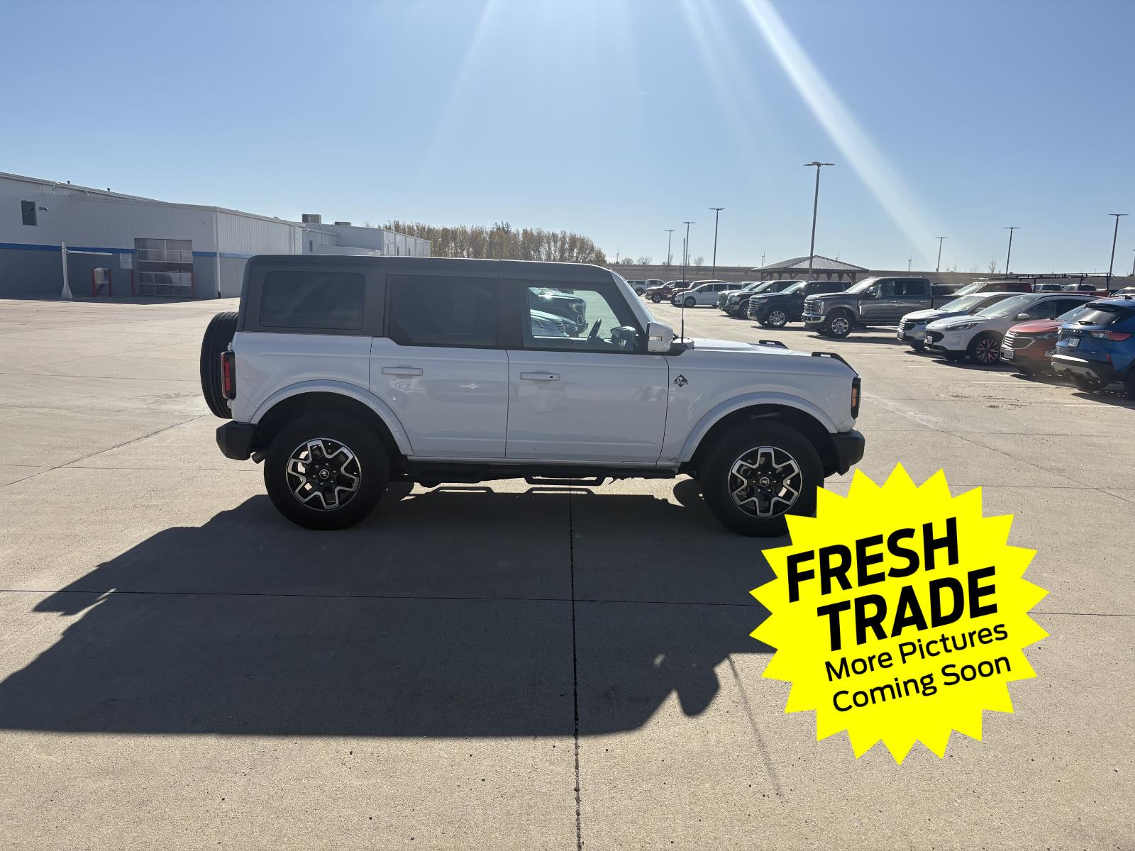 2023 Ford Bronco Outer Banks photo 3