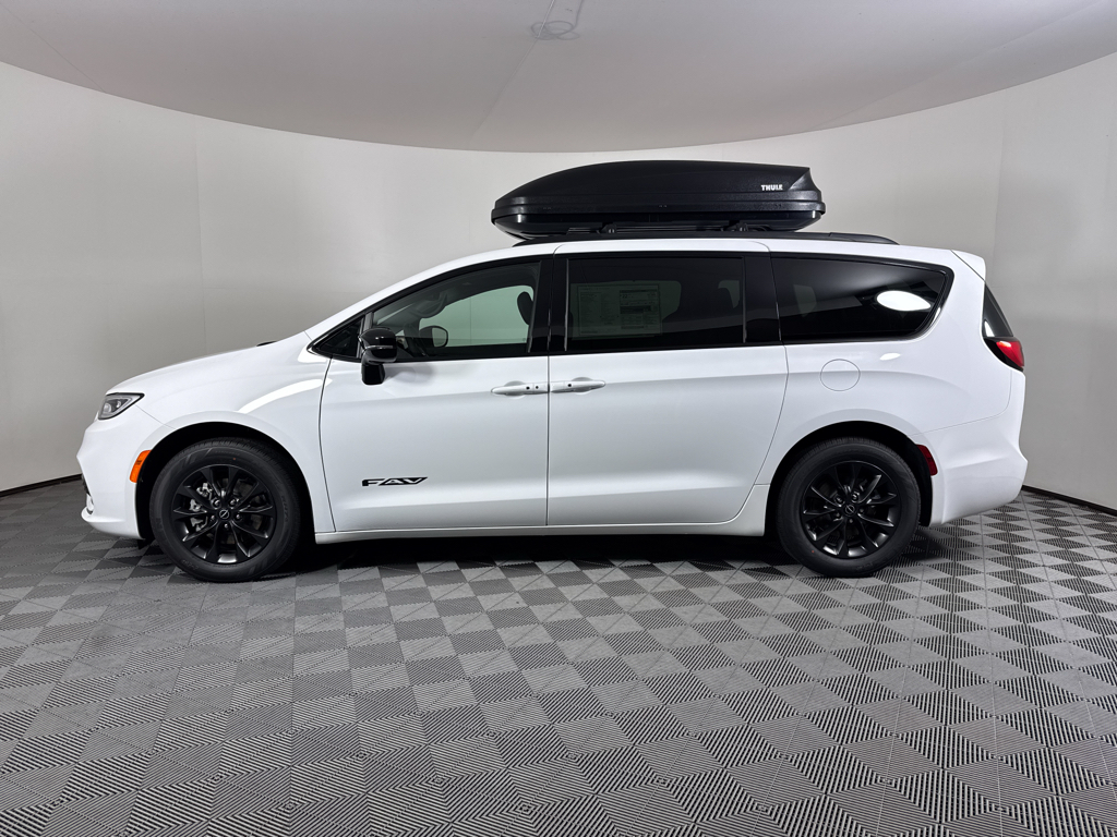 2025 Chrysler Pacifica photo 3