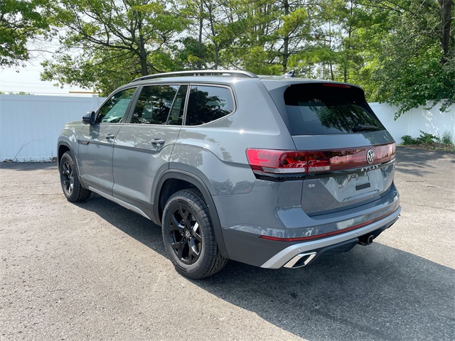 2025 Volkswagen Atlas Peak Edition SE photo 21