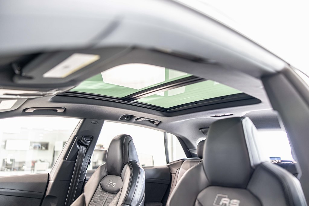 2025 AUDI RS Q8 - Image 19