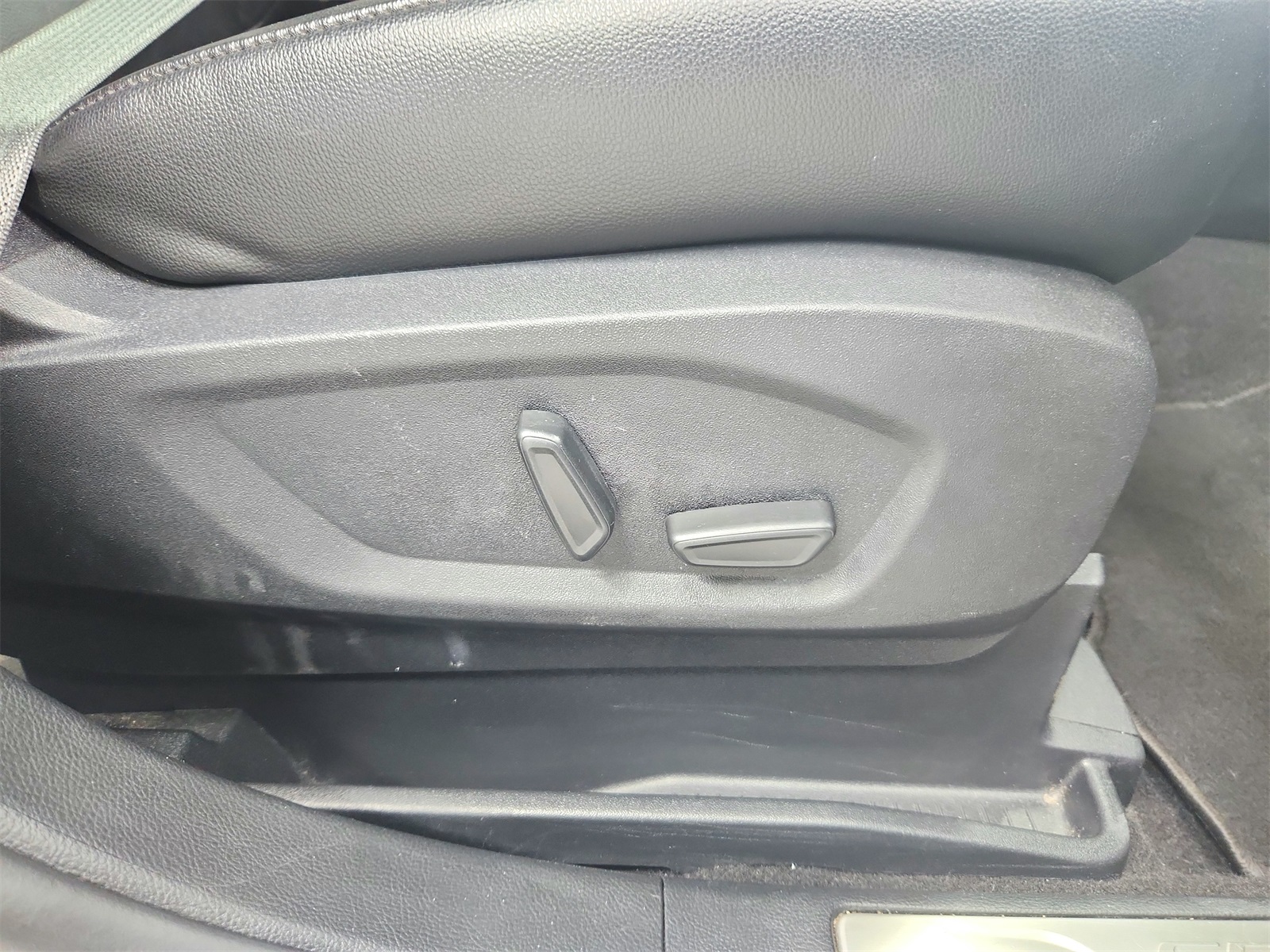 2024 Ford Edge Titanium photo 39