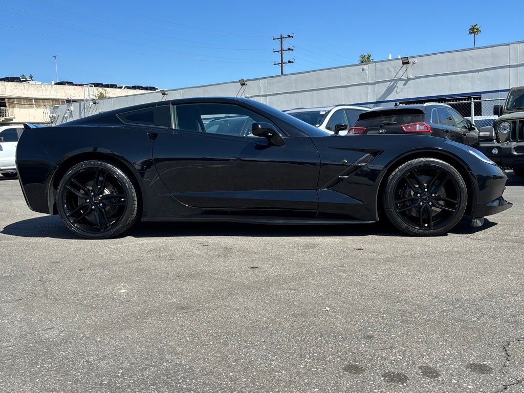 2016 Chevrolet Corvette Stingray Z51 1LT photo 2