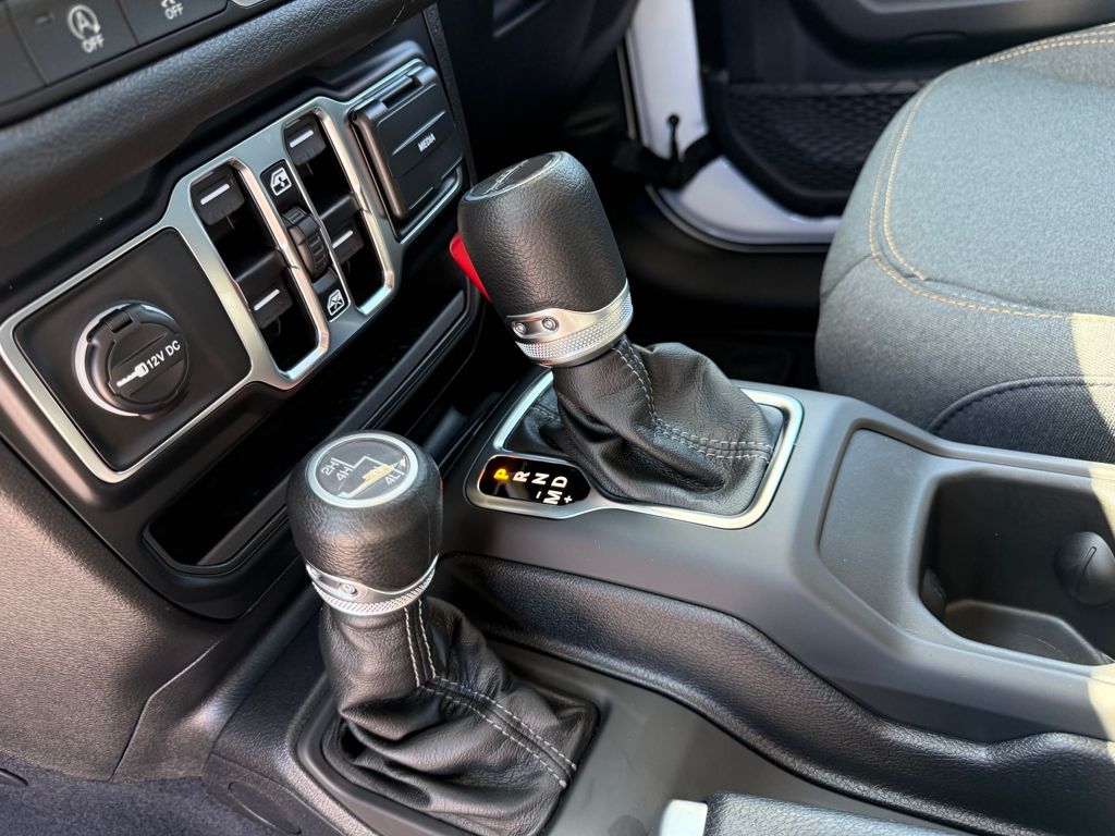 2025 Jeep Gladiator Sport S photo 21