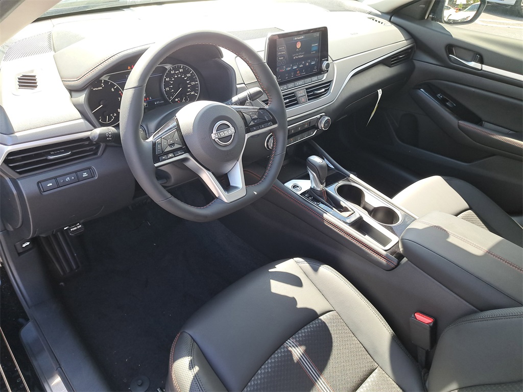2025 Nissan Altima 2.5 SR photo 18