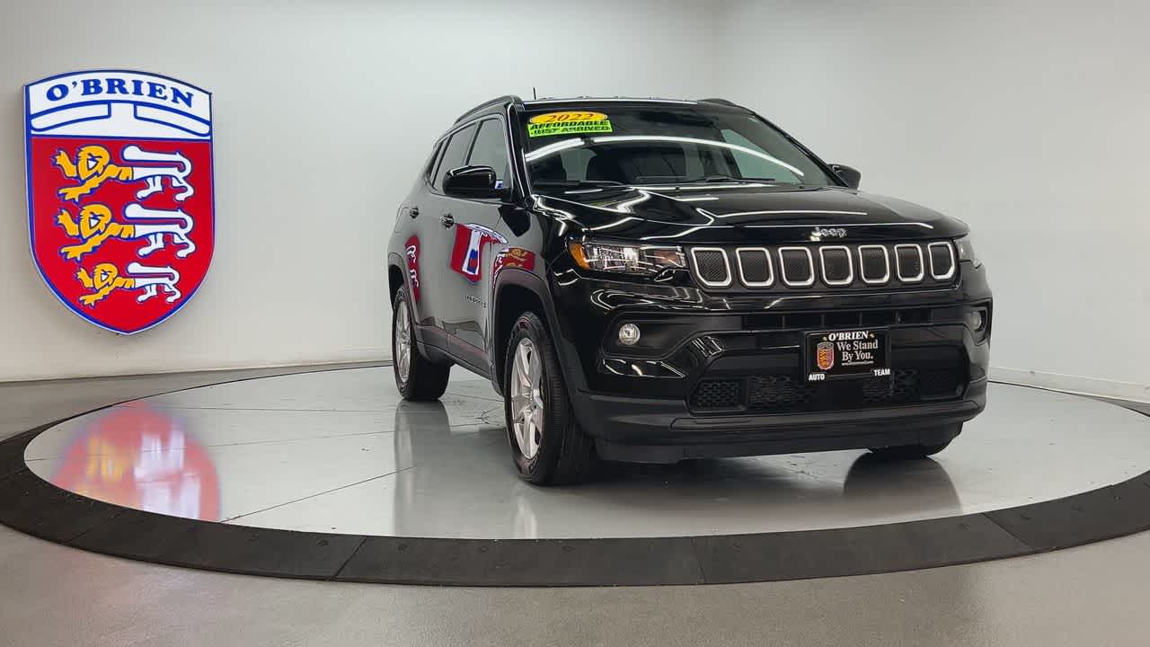2022 Jeep Compass Latitude photo 2